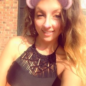 Meet your Posher, Jeannie